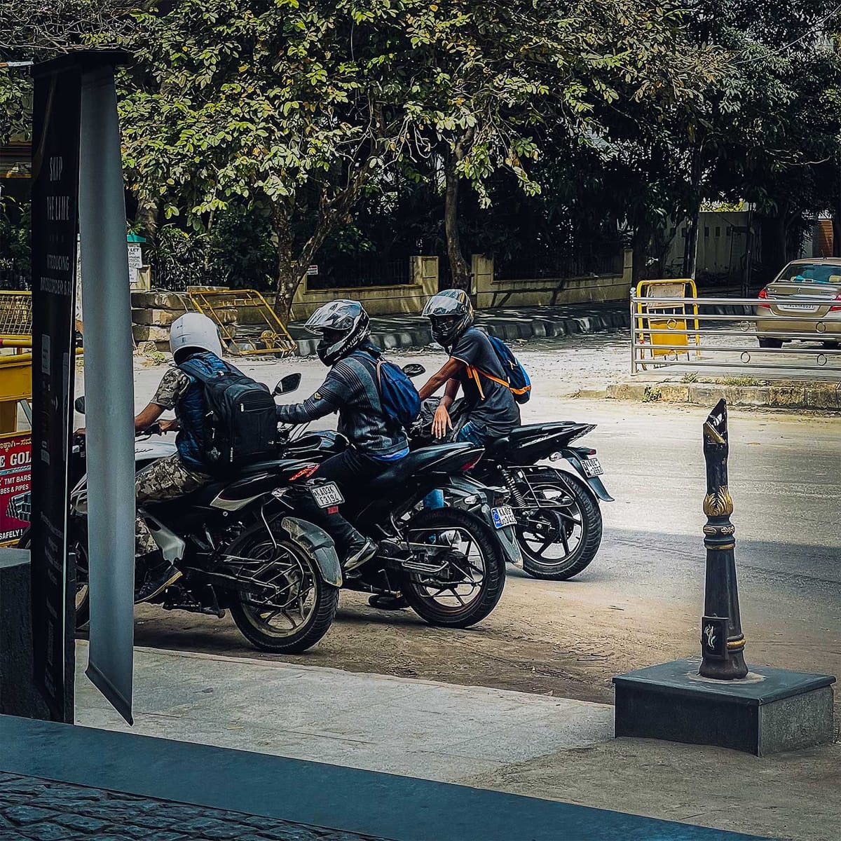 Starbucks On 80-Feet Road